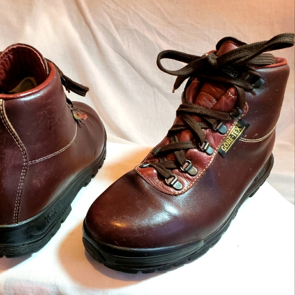 Vasque Sundowner Womens Hiking Boot 8 M 